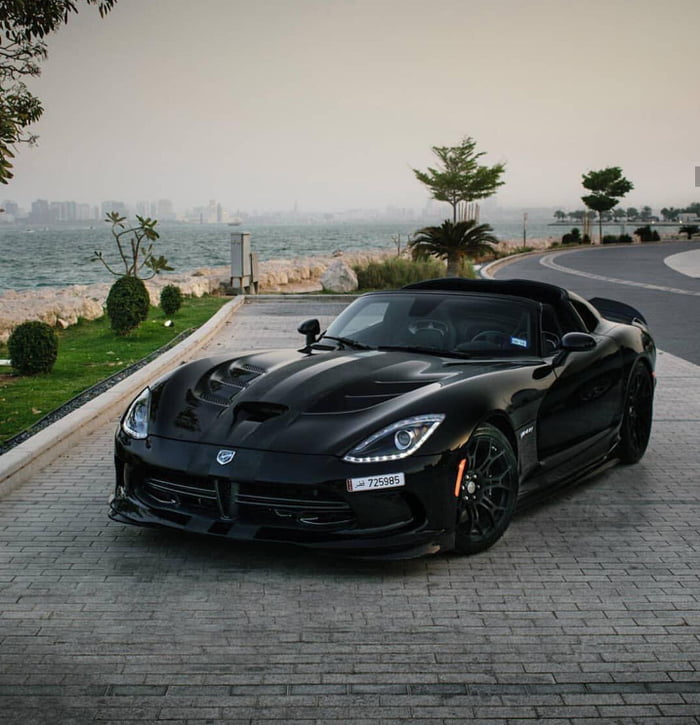 Viper Targa. Yes, it's convertible. - 9GAG