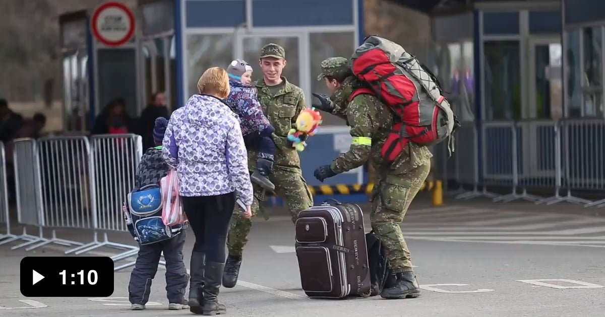 Slovakian soldiers welcoming Ukrainian refugees. - 9GAG