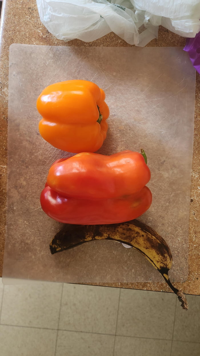 Using standard units for scale on this absolute unit of a pepper - 9GAG