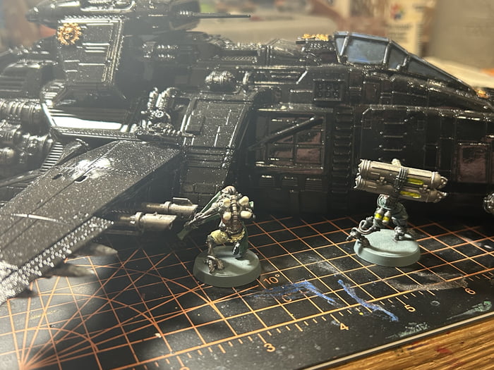 Servitors Perform Cleaning And Maintenance Rituals On An Imperial Navy