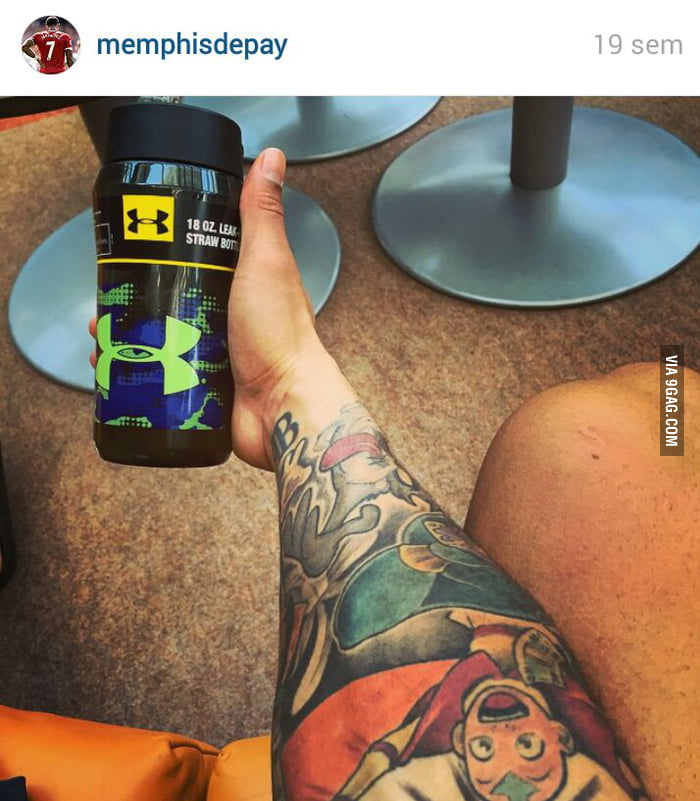 Memphis Depay Manchester United Player With The Coolest Tattoo Ever 9gag