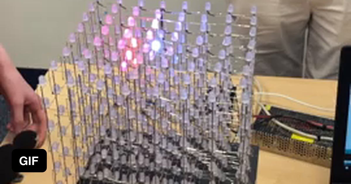 This LED cube with 512 pixels playing 3-D Snake. - 9GAG