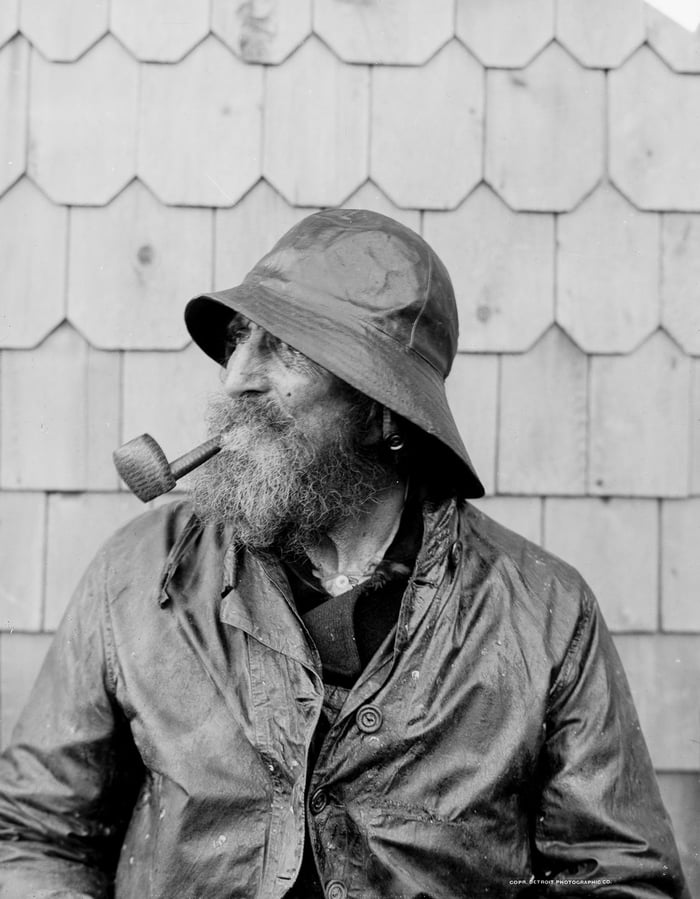 Fisherman in Gloucester, Massachusetts - circa 1900 - 9GAG