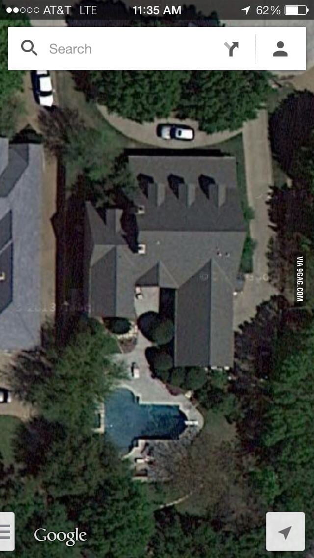 so-i-looked-up-my-friend-s-house-on-google-earth-she-had-no-idea-9gag