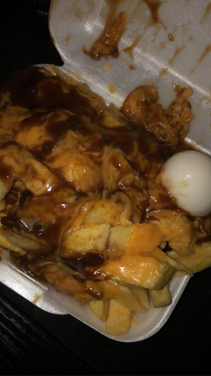 Chips cheese gravy from the chippy (and a pickled egg) 9GAG