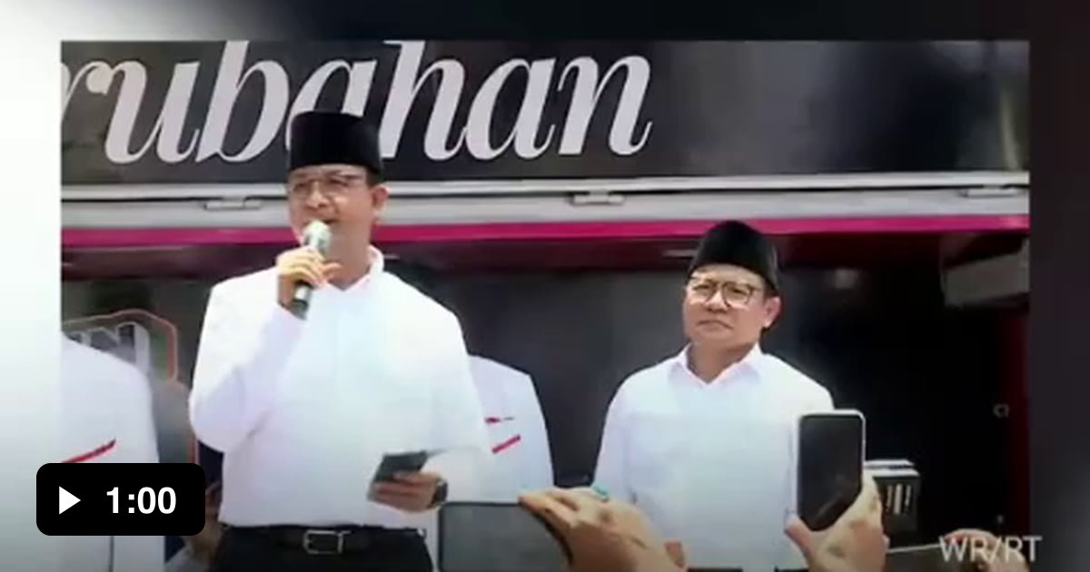 Komen2 Berseliweran Bertulisan Orang Cerdas Pilih Anies Baswedan