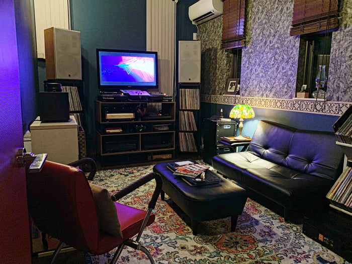 Listening room complete! 9GAG