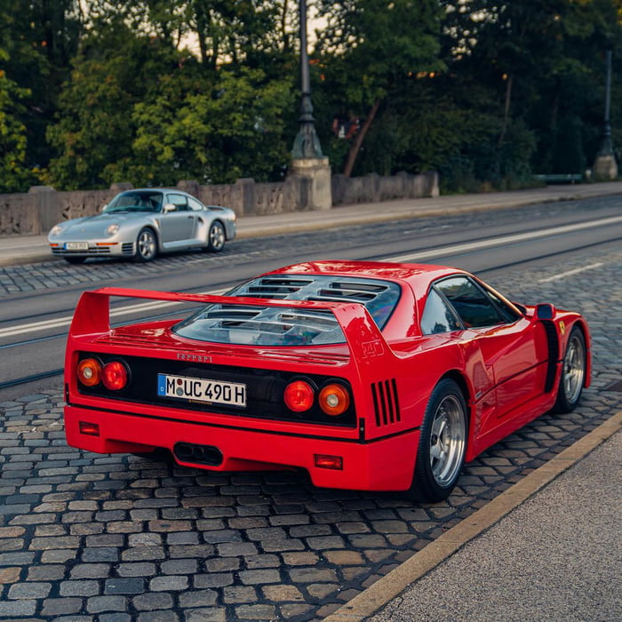 Ferrari F40 and Porsche 959 - 9GAG