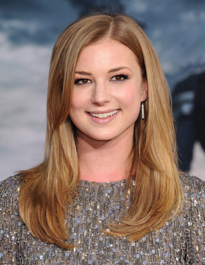 Emily Vancamp - 9gag