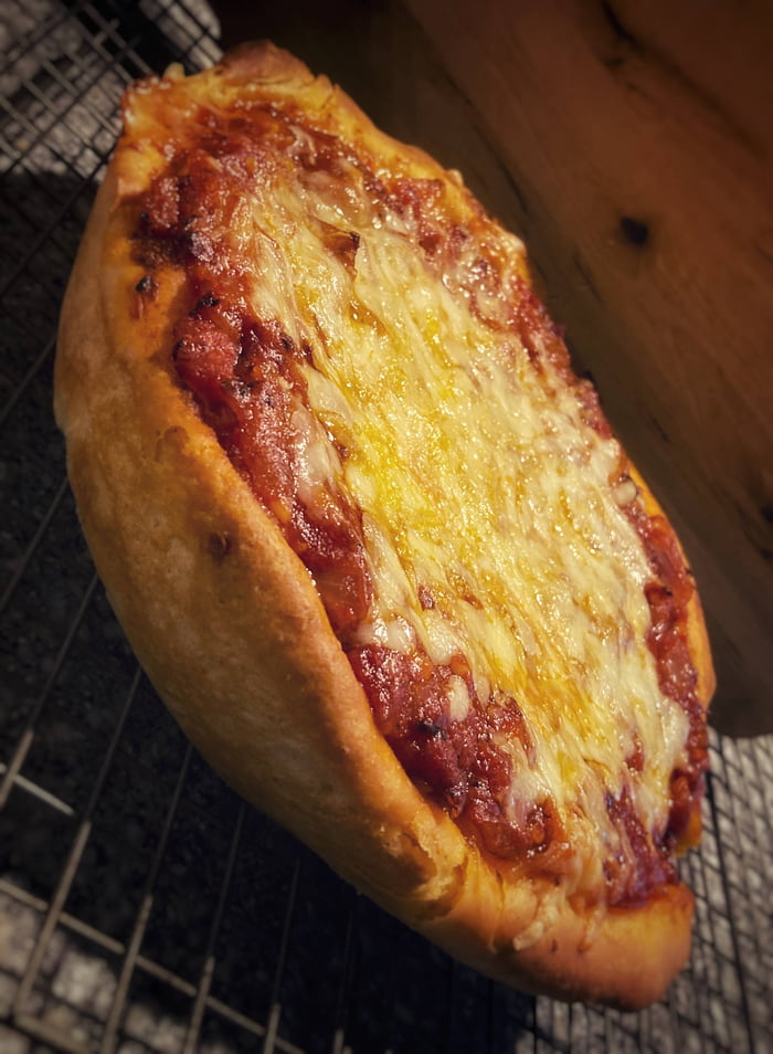 Deep Dish Pizza - 9GAG
