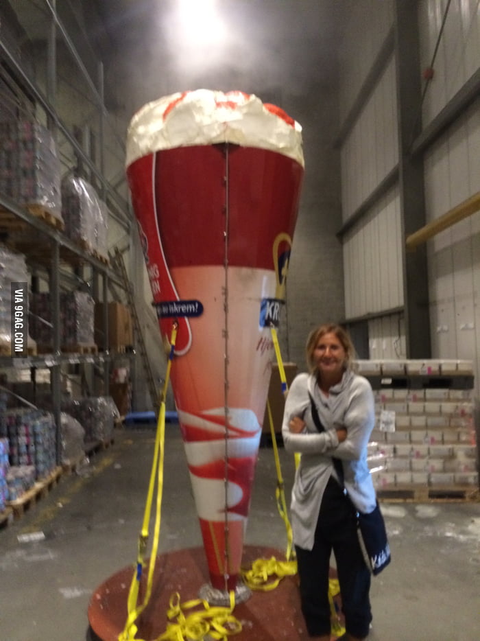 World biggest ice cream in norway! Mom for scale. 3.3m 9GAG