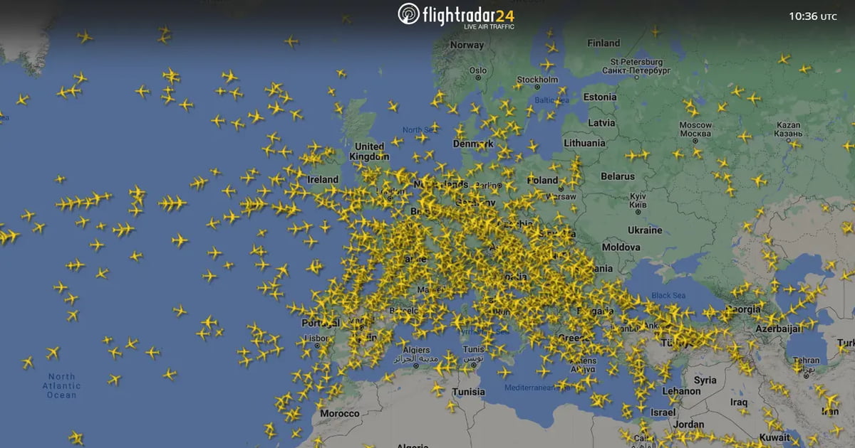 Live flight data shows the closed sky above Ukraine and how the Russian ...