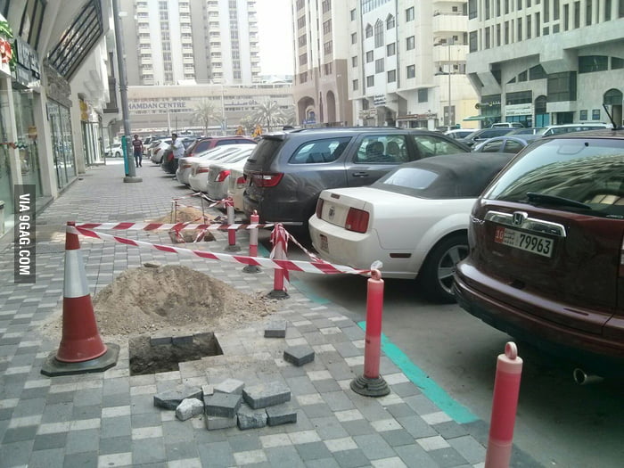 everyone-s-showing-their-parking-skills-in-abu-dhabi-9gag