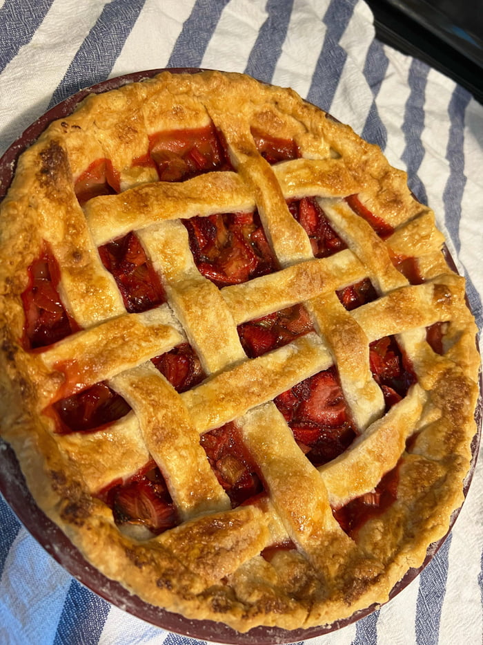 Strawberry Rhubarb Pie 9GAG