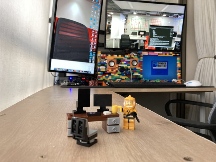 Mini office 9GAG