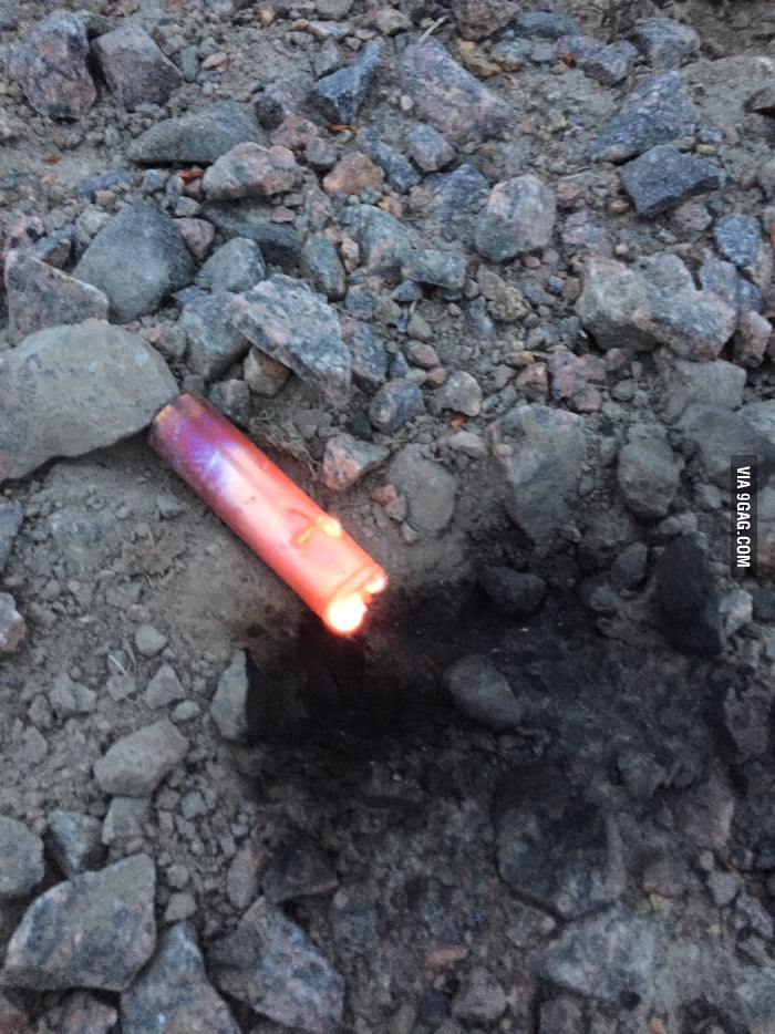 what-happens-when-you-poke-a-hole-in-a-lithium-battery-9gag