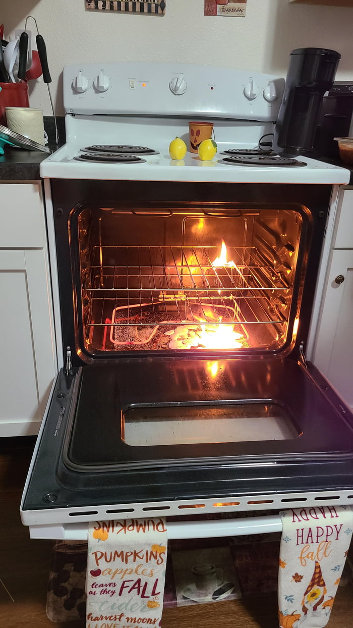 This is why you should always check the oven before preheating. 9GAG