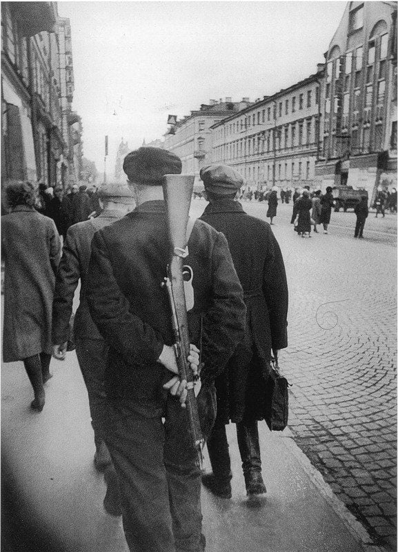 September 4, 1941. A militia member on the street in Leningrad (Photo ...