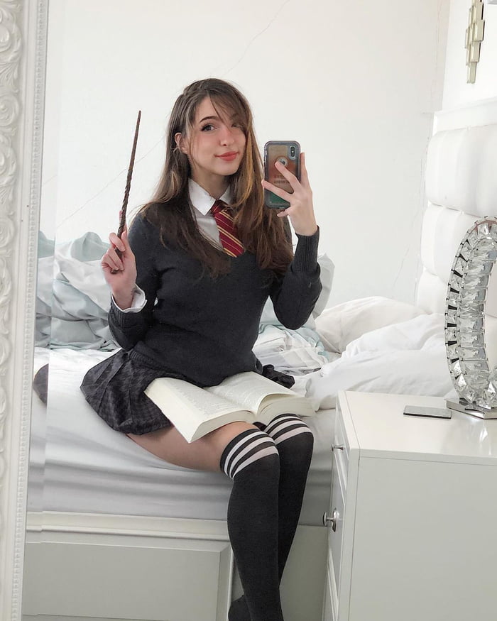 Miss Bri Cosplay As Hermione Granger 9gag