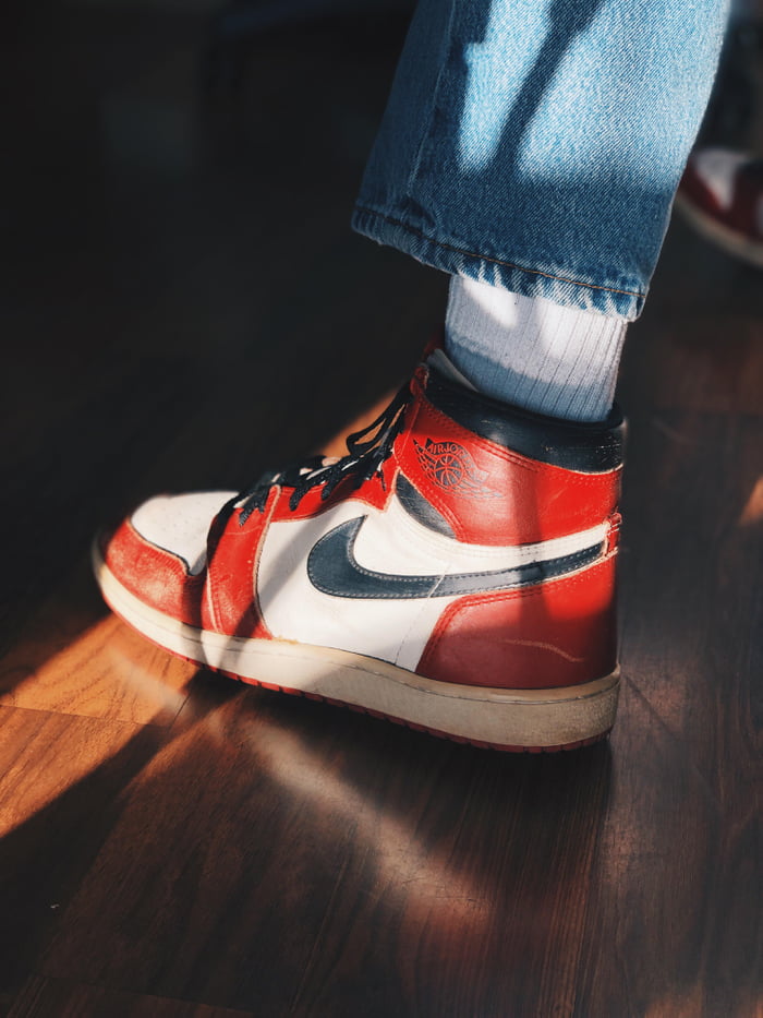 1985 jordan 1 on feet