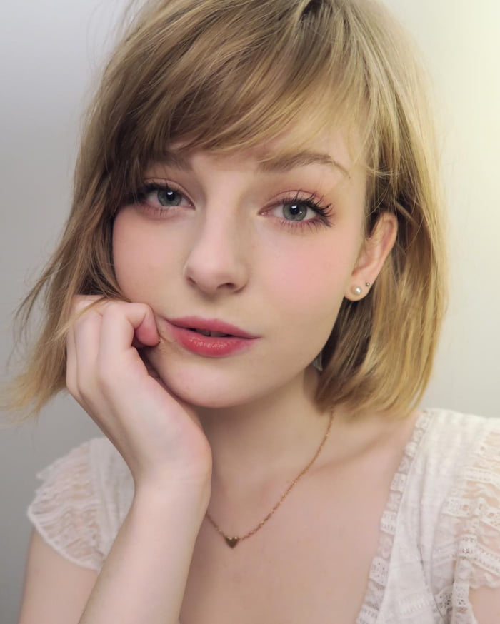 Ella Freya on Make a GIF