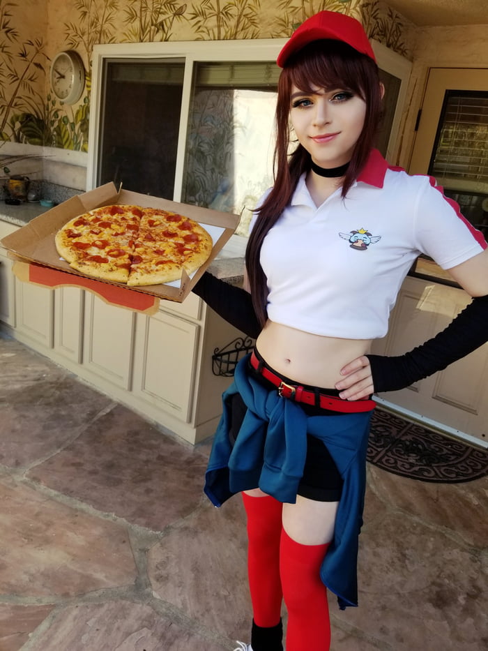 Amouranth pizza delivery