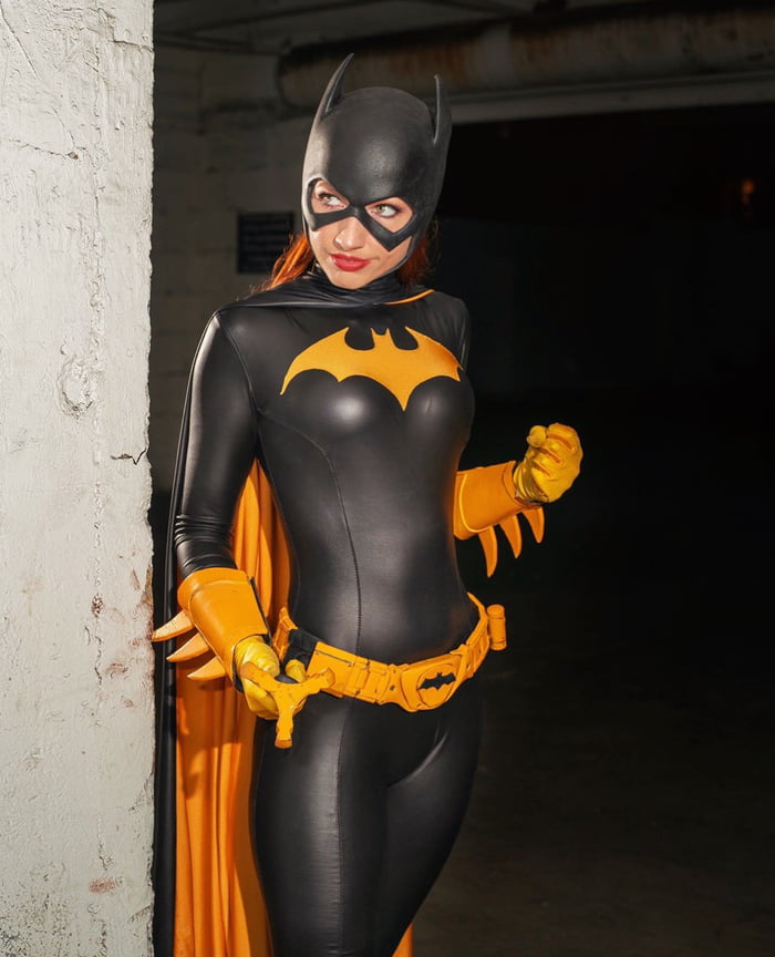 Batgirl Cosplay by Amanda Lynne - 9GAG