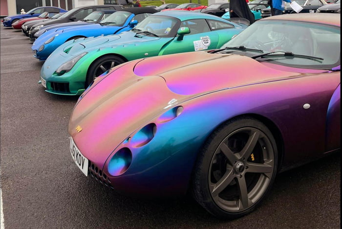 Flip paint TVR Tuscan and Sagaris - 9GAG