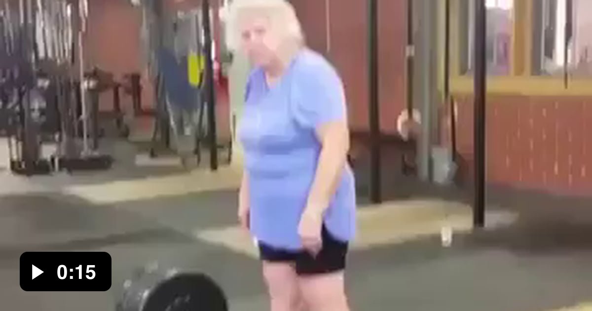 Grandma does a 200lb deadlift. 9GAG(02)