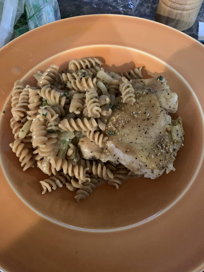 Binging with babish’s chicken & fennel one pot pasta 9GAG