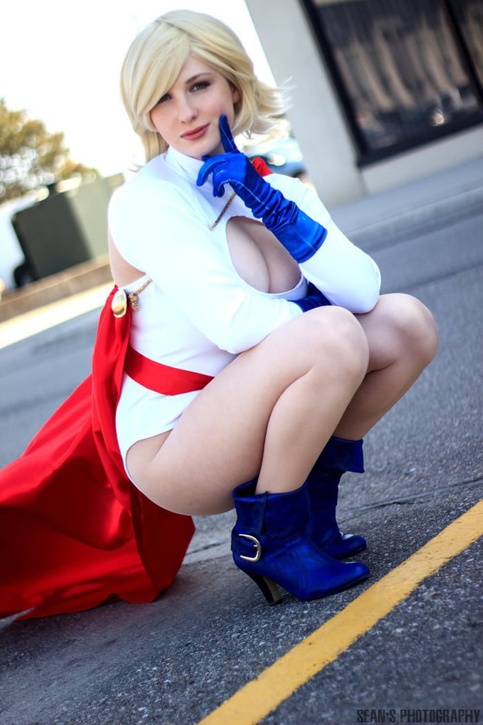 Power Girl Cosplay - 9GAG has the best funny pics, gifs, videos, gaming, an...