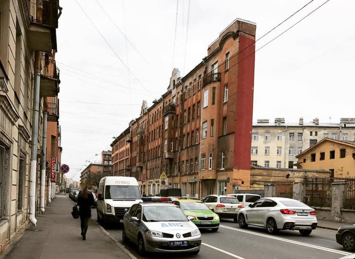 Дом стена на боровой