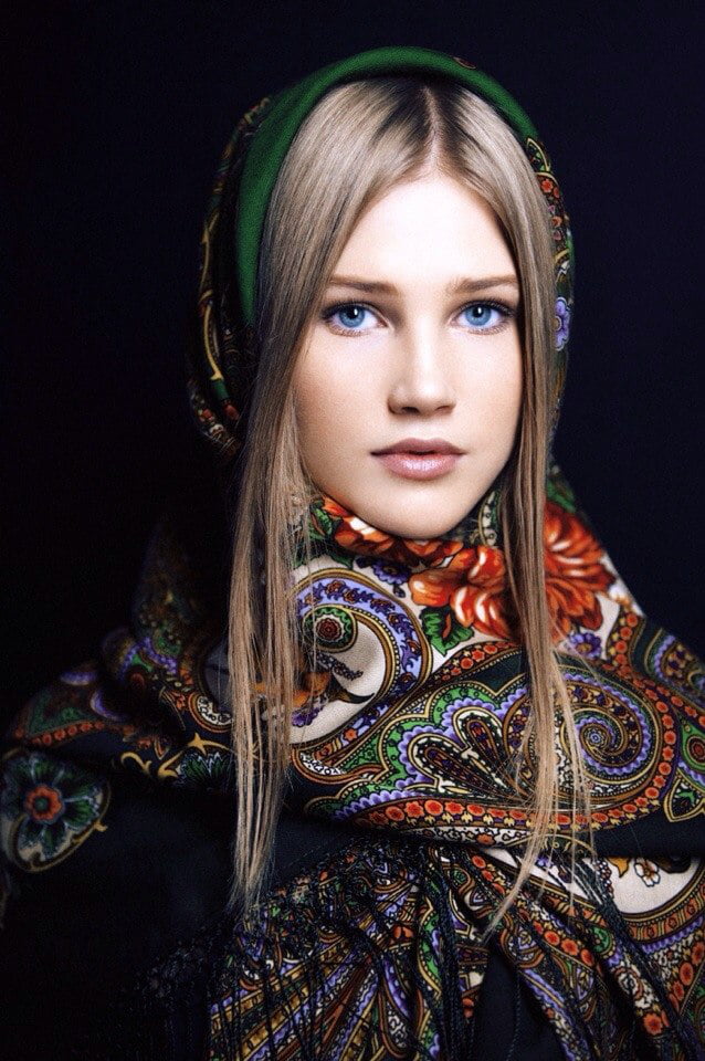 Russian Girl In Traditional Headdress 9gag