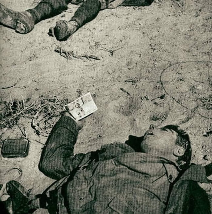 Italian Soldier Dies In North Africa Ww2 With The Photo Of His Son In Hand 9gag 6083