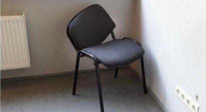Is It Just Me Or This Chair Looks Like Stephen Hawking R I P 9gag