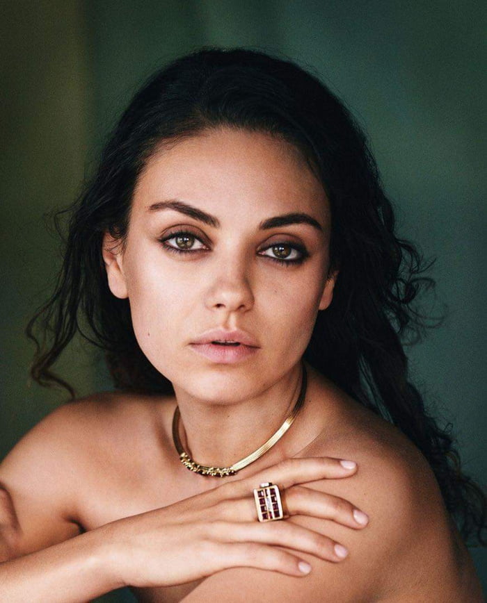 Mila Kunis - 9GAG