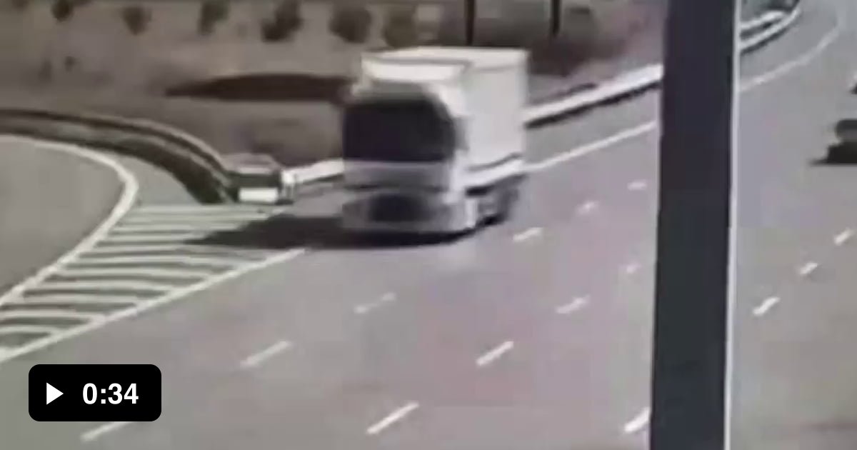 Reversing On 120 Km h Min Speed Highway 9GAG reversing-on-120-km-h-min-speed-highway-9gag