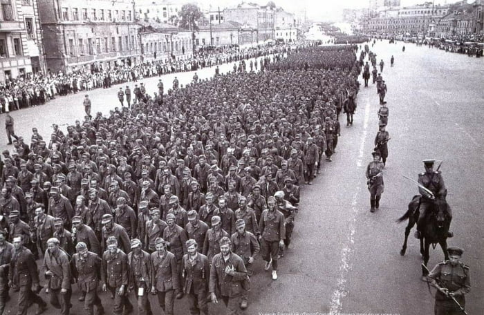 Germans on touristic journey in Moscow 1945. - 9GAG