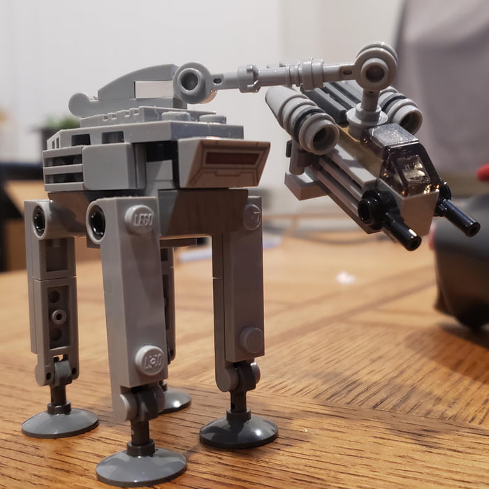 Micro Crane Walker from The Mandalorian 9GAG