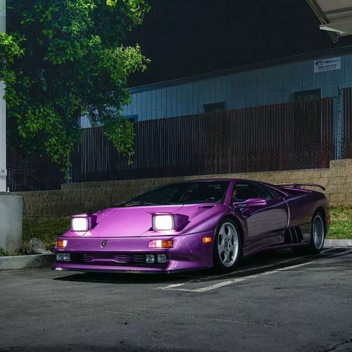 Lamborghini Diablo SE30 Viola 1080x1080 - 9GAG