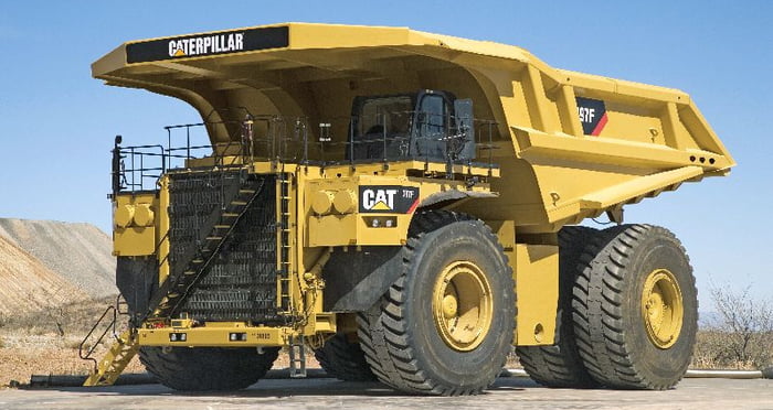 Caterpillar 797F (2010) - 9GAG