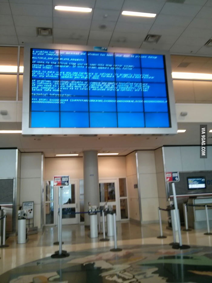 Trying to check my fly on the Dallas Airport when suddenly. 9GAG