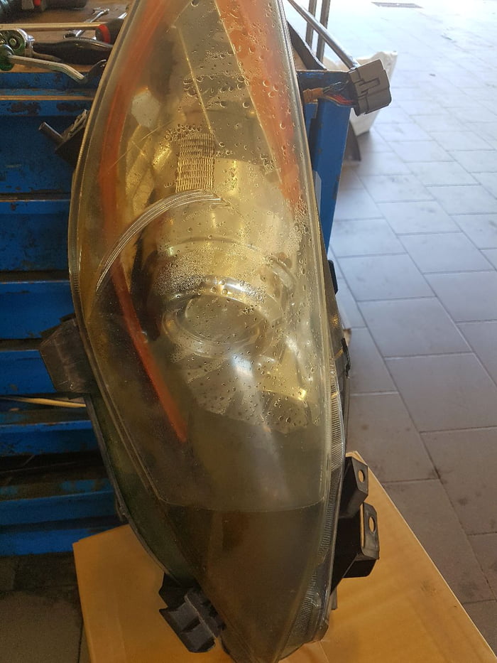 Oh, so your blinker doesn't work? I see. oh, no it's not that bad. yeah