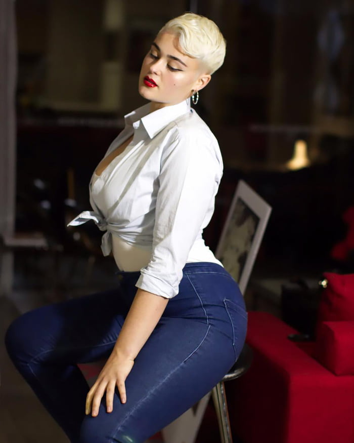 Stefania ferrario фото ню