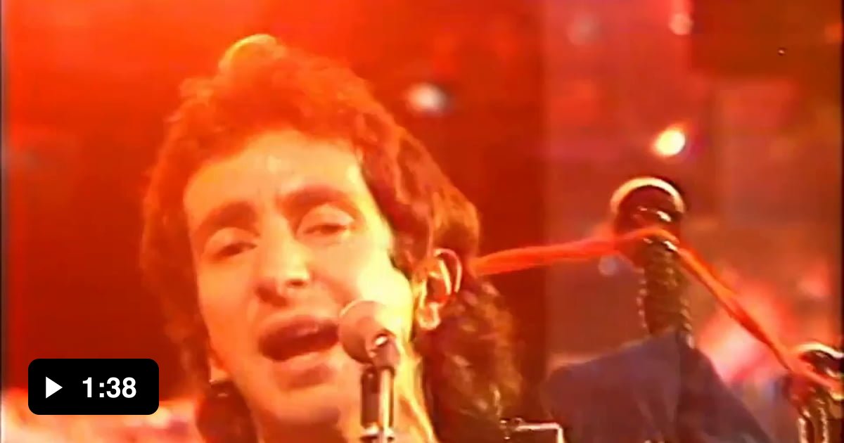 21/2/1976 - AC/DC performing 