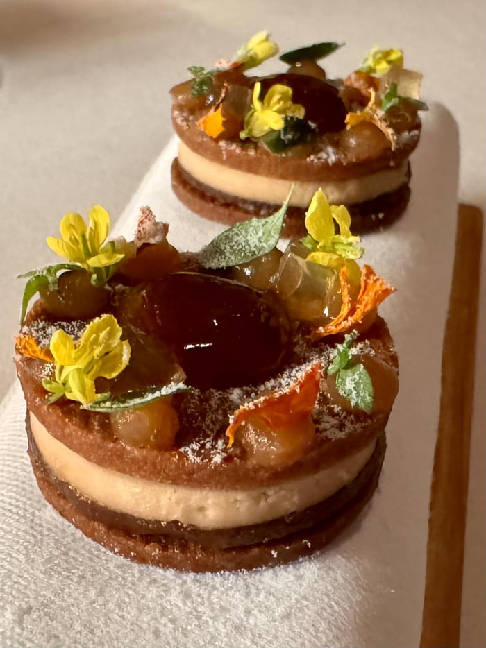 Dulce de Lece Cookie with Marmalade - 9GAG