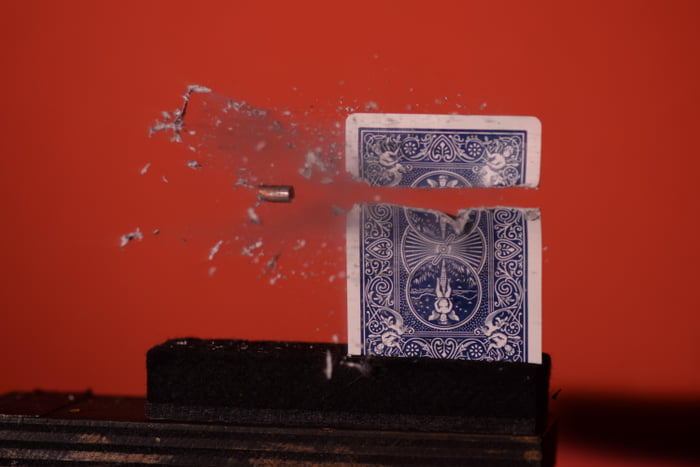 Bullet Through Playing Card High-Speed Photography - 9GAG