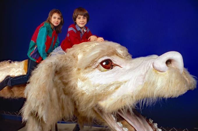 680px x 452px - Tami Stronach (Childlike Empress) and Barret Oliver (Bastian) with Falkor  behind the scenes on the set of \