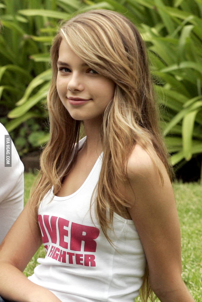 Indiana Evans 9GAG