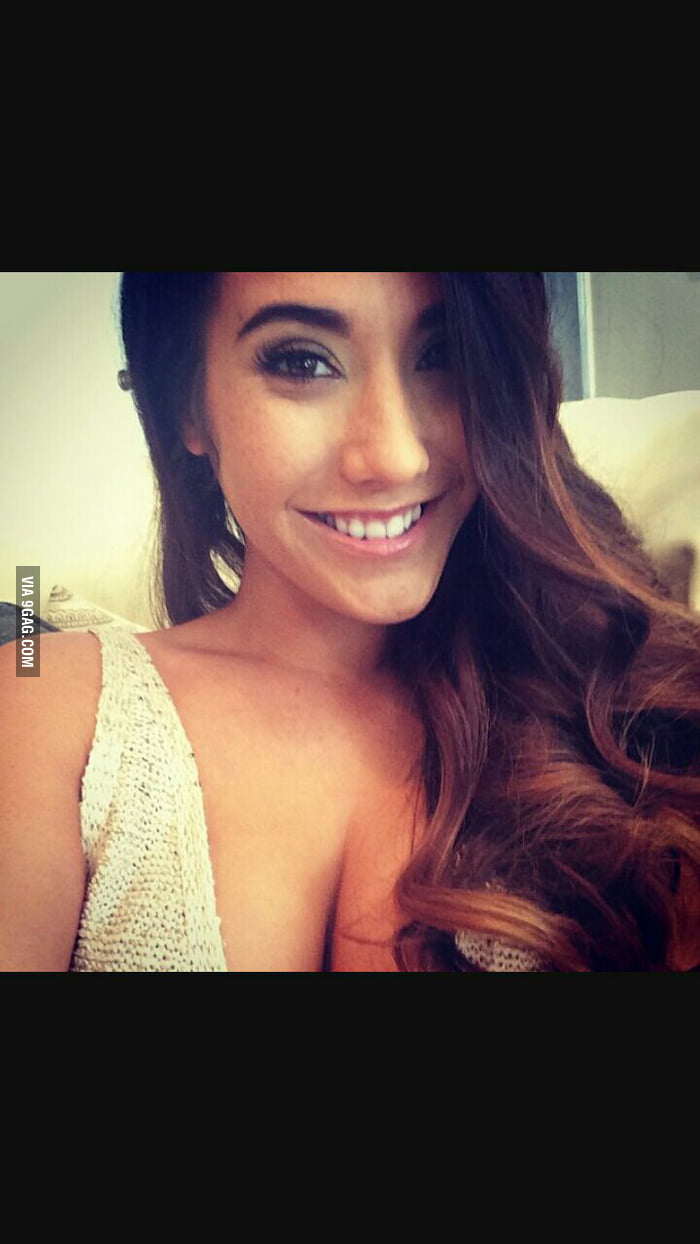 Where Does Eva Lovia Live